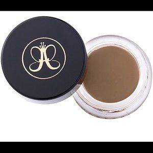 Anastasia of Beverly Hills dip brow